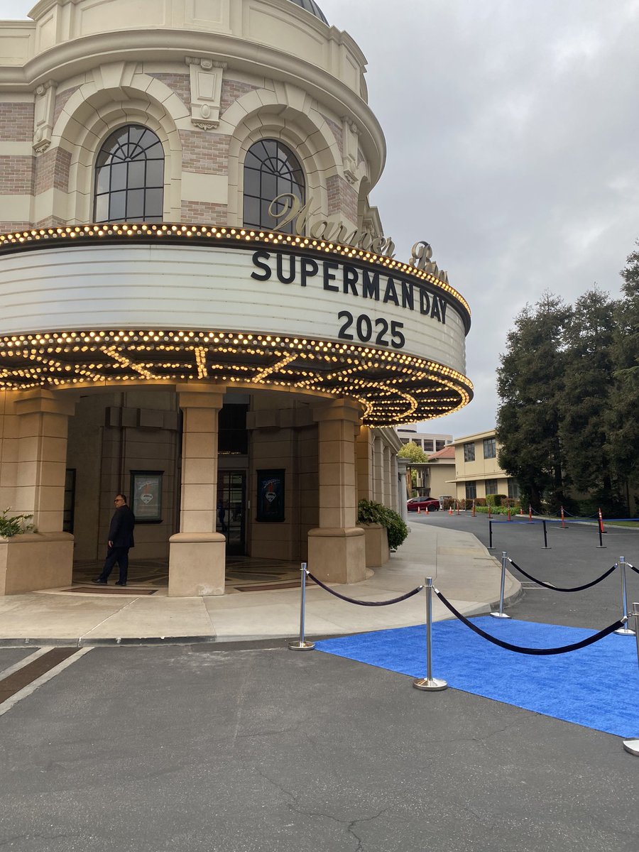 kaceymcclain's tweet photo. #Superman Day was such a blast @warnerbrostours @JamesGunn @JimLee https://t.co/XOmiiVl2mD