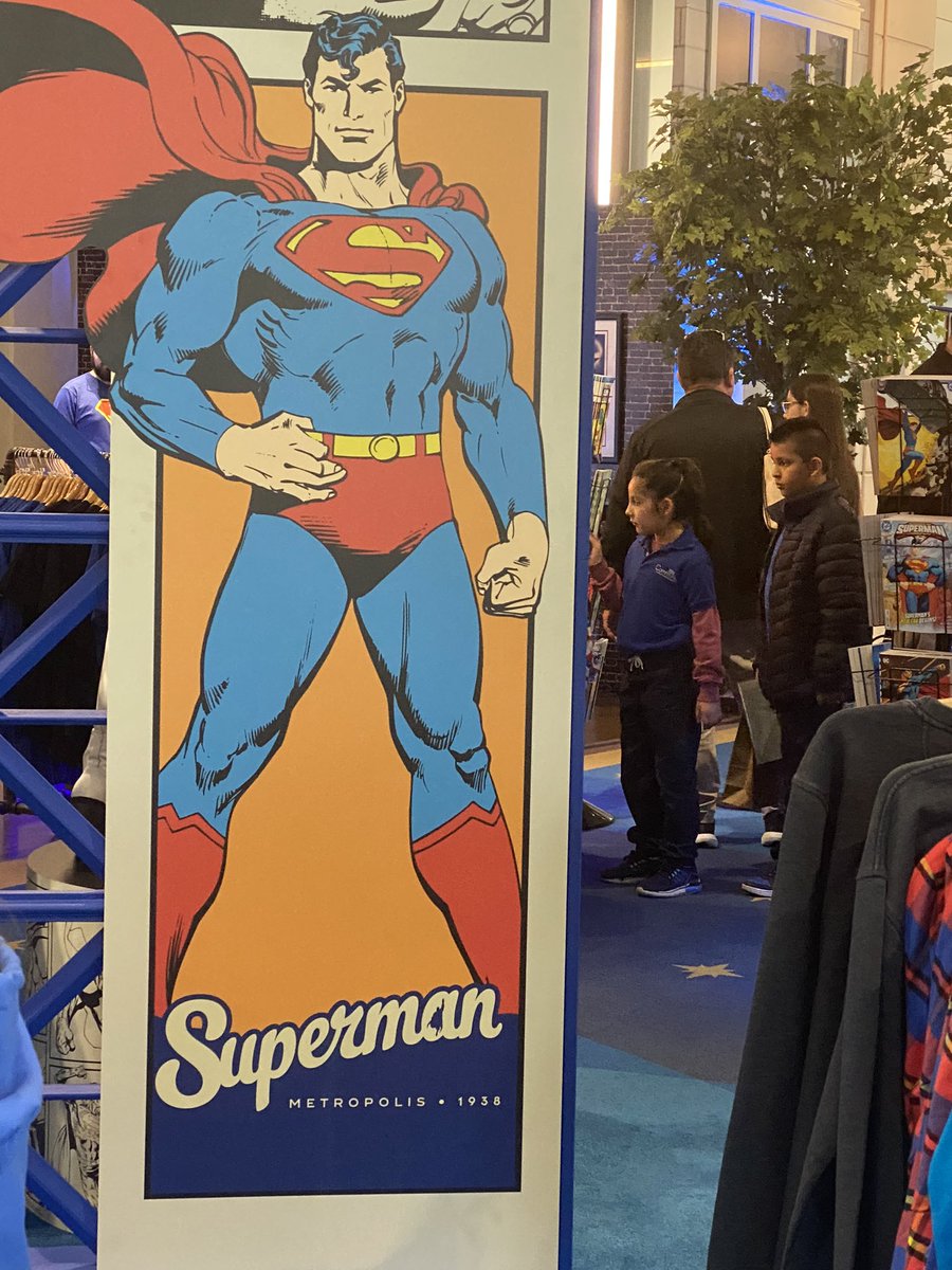 kaceymcclain's tweet photo. #Superman Day was such a blast @warnerbrostours @JamesGunn @JimLee https://t.co/XOmiiVl2mD