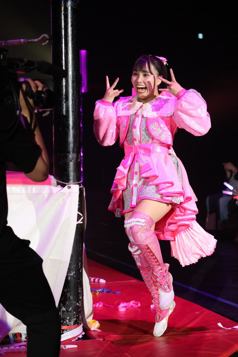 AjokaZwei's tweet photo. 2025/03/16 東京女子 大田区総合体育館
#渡辺未詩 選手
カメラ大好き渡辺さん。
#tjpw

レンズの選択を誤ってあまり満足できる写真がないため、この日の分はこれだけにしておきます。 https://t.co/nSVdRXSYNq