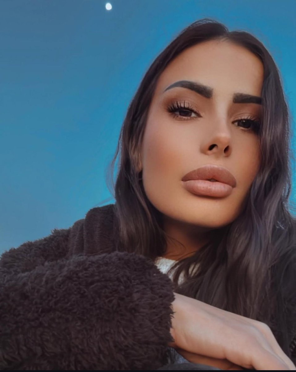 brs_haber's tweet image. Genç dansçı evinde ölü bulundu brshaber.com/genc-dansci-ev… 

#dansçı #ev #ölü #sakarya