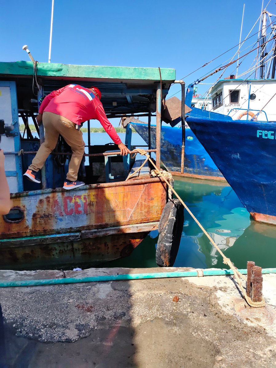 "Compromiso y Tradición" simbolizan todos los trabajadores del sector pesquero que hoy celebran su día, es por ello que reconocemos el sacrificio de todos nuestros pescadores que desafían las peripecias del mar en las diferentes pesquerías.! Felicidades!🐟🐟