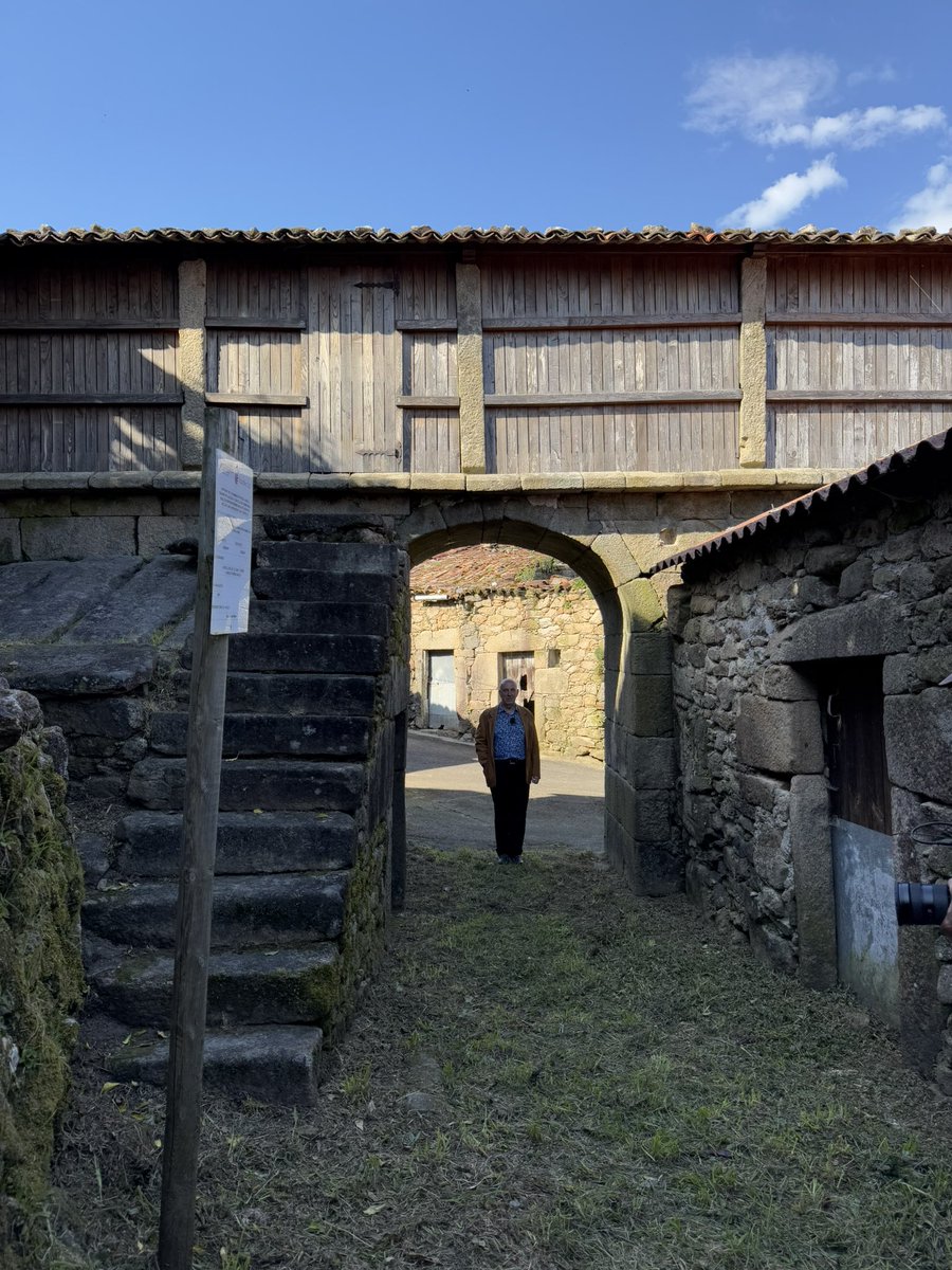 DOCUMENTAL

Preparando as tomas para un Documental sobre Hórreos para a Televisión 

<a href="/TVGalicia/">TVG</a> <a href="/RedHorrea/">Red Horrea</a> <a href="/apatrigal/">Asociación para a defensa do Patrimonio Galego</a>