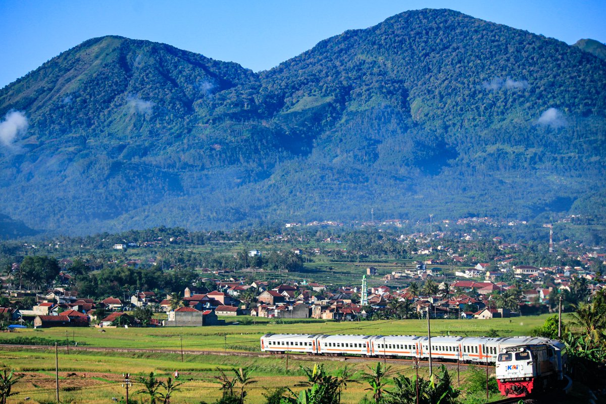 Semua Akan indah Pada waktunya..

<a href="/KAI121/">Kereta Api Indonesia</a> <a href="/keretaapikita/">Kereta Api Kita</a> <a href="/argothrottle/">Argo Throttle</a> <a href="/jurnalrailfans/">Jurnal Railfans Media</a> <a href="/semboyan35com/">semboyan35™ Indonesian Railfan</a> <a href="/instrail_id/">Instrail</a> <a href="/garut_railfans/">Garut Railfans</a> <a href="/asmaraism/">Asmara</a> <a href="/mas_didiek/">Didiek Hartantyo</a> <a href="/kabarpenumpang/">KabarPenumpang</a>