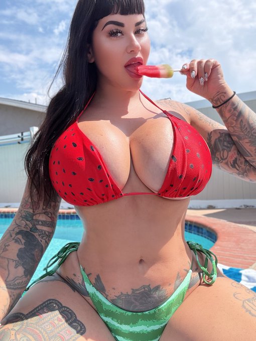 Watch Saff 💫's leaked NSFW photo on TwXstars