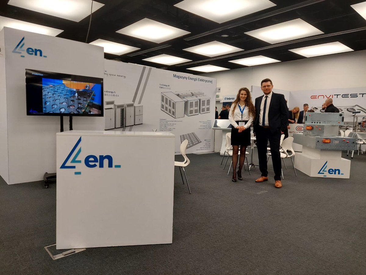 WBGroup_PL's tweet photo. GRUPA WB to nie tylko obronność i bezpieczeństwo, tworzymy również systemy do e-konwersji i magazynowania energii. Przedstawiciele spółki #4EN (część @WBGroup_PL) biorą udział w konferencji i wystawie #NetZeroEnergy w Poznaniu, poświęconej energii i dekarbonizacji przemysłu. https://t.co/ERmY4g94X2