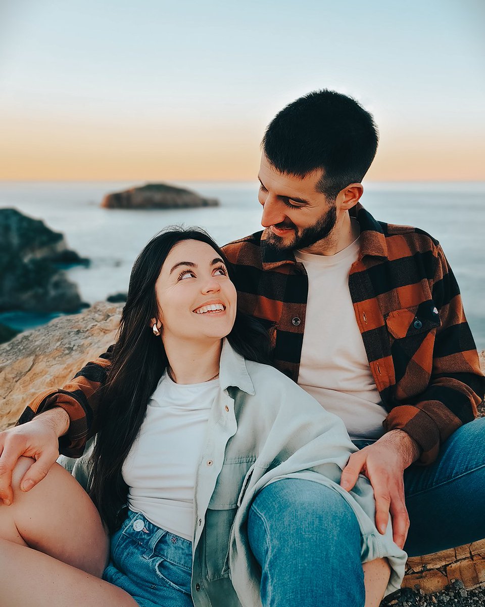 ZEISSLenses's tweet photo. 🌊 The ocean doesn’t rush, and neither does love. 💛

Gabriel Santos captures these quiet moments of tenderness on the @Vivo_GLOBAL #V50 using its #ZEISS Multi-Focal Portrait Feature.

📸 Submit your portrait to the #vivo #VISION+ PhotoAwards now: https://t.co/KPkqJyWGpP https://t.co/xgwJhKyB0x