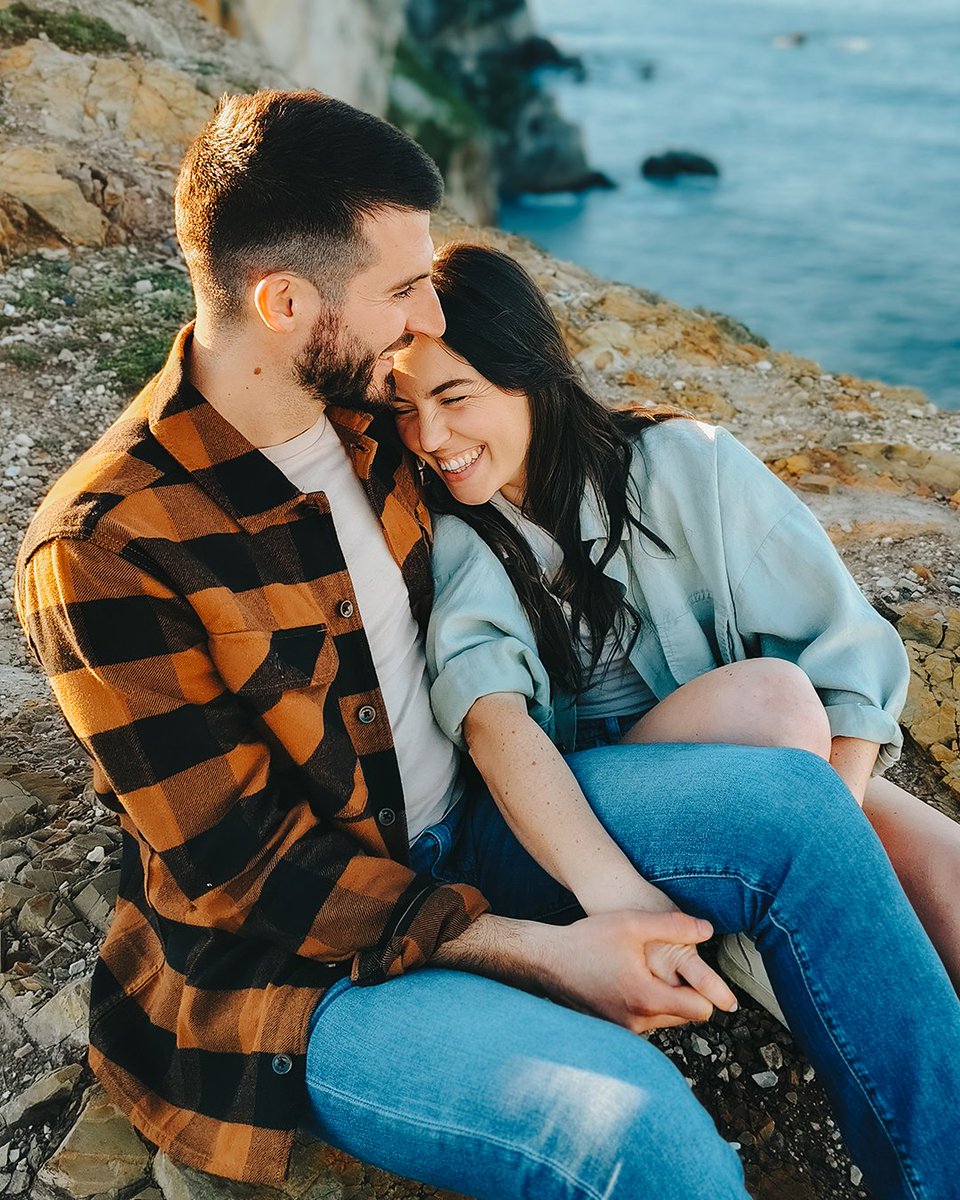 ZEISSLenses's tweet photo. 🌊 The ocean doesn’t rush, and neither does love. 💛

Gabriel Santos captures these quiet moments of tenderness on the @Vivo_GLOBAL #V50 using its #ZEISS Multi-Focal Portrait Feature.

📸 Submit your portrait to the #vivo #VISION+ PhotoAwards now: https://t.co/KPkqJyWGpP https://t.co/xgwJhKyB0x