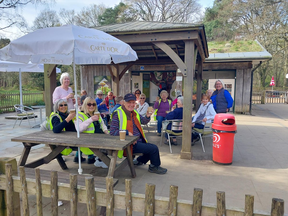 TVP_Bucks's tweet photo. Today, neighbourhood PCSOs attended Burnham Beeches Cafe' and spoke to local residents taking part in "Simply walk" 🚶‍♂️
It was a lovely to meet &amp; chat with everyone in the sun! ☀ 
Thank you all for taking the time to have a chat and a coffee #C9791 #C9580 https://t.co/EovD9OgwuC