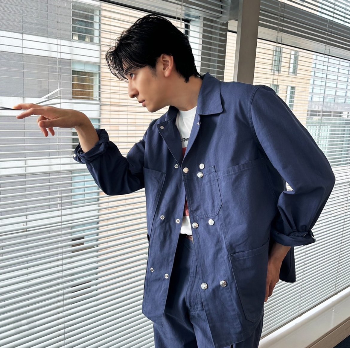 TheLetters_Net's tweet photo. @TOMA_IKUTA10 
#生田斗真

•DOUBLE WORKERS JACKET -COTTON LINEN TWILL-
•WORKERS WIDE PANTS -COTTON LINEN TWILL- https://t.co/c3w8508qLx