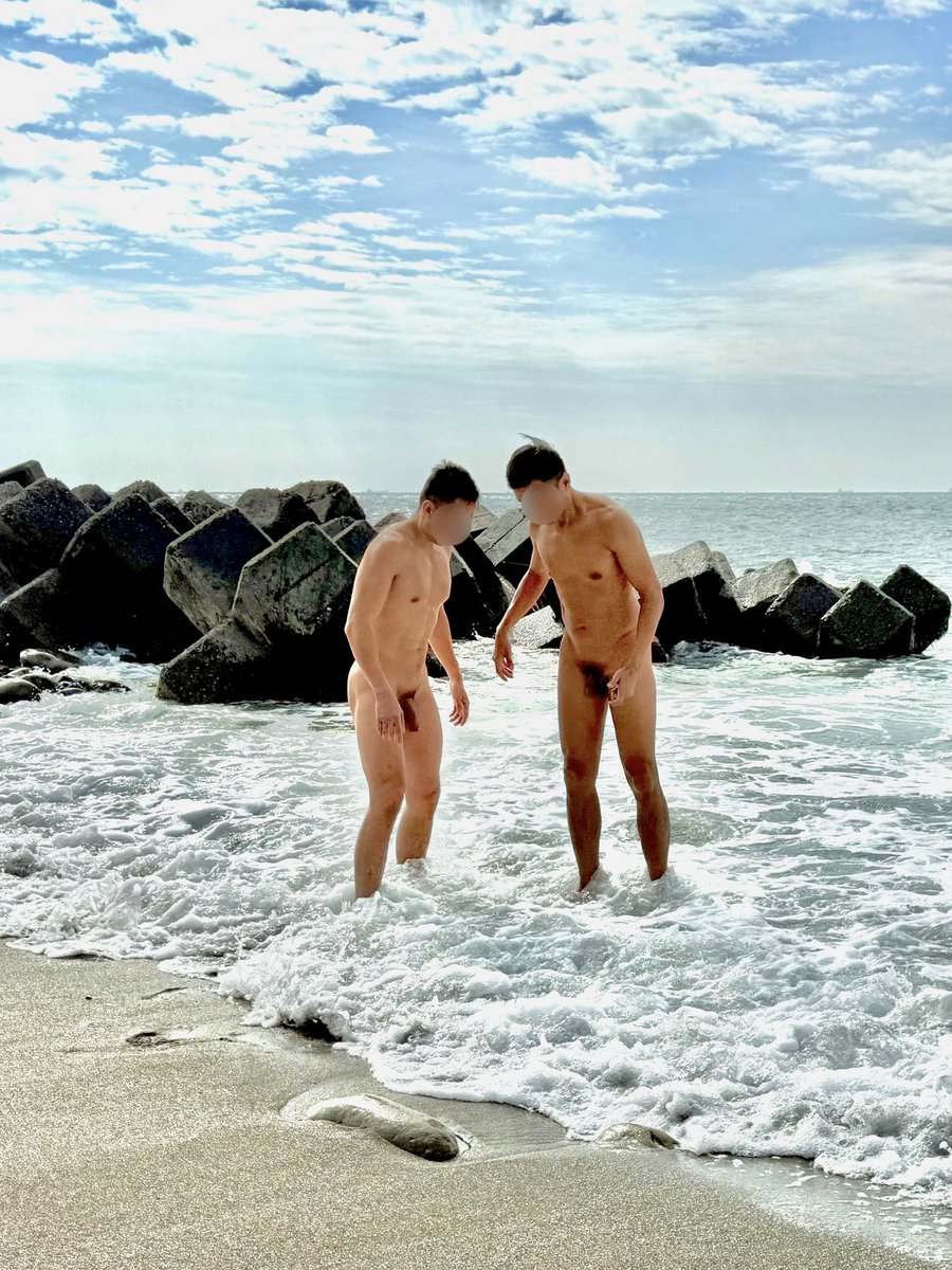 裸時風 tweet media