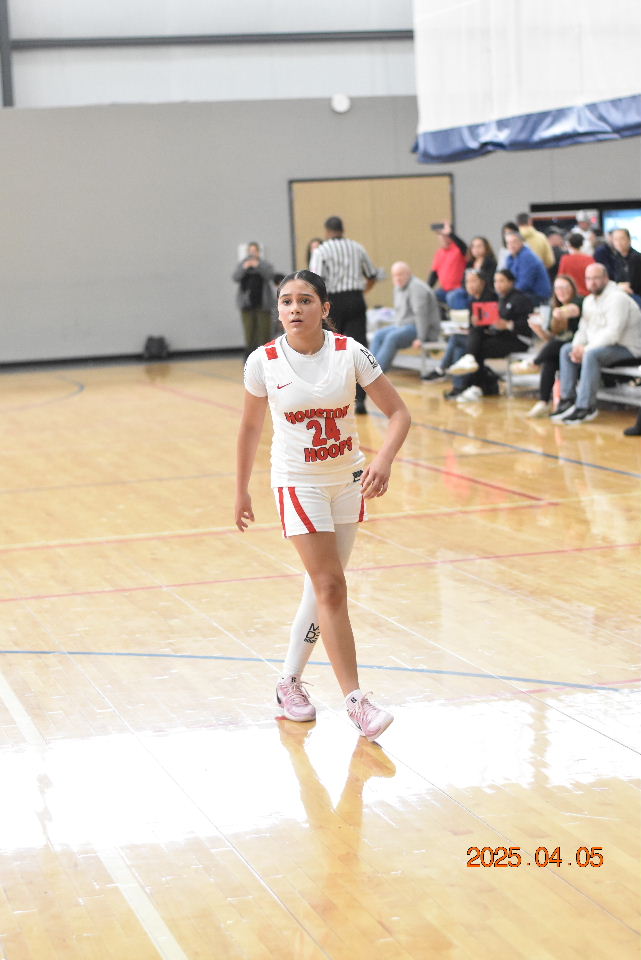 girlzprepreport's tweet photo. Just dropped @PGHCircuit 13U Eye Catchers part 2 #PGHDynastyRegionKickOff https://t.co/EMxhsLQz4W #SamGandy #KingsleyVara @hkhealy #GeorgiaSmith #BrooklynKeathley #AlaynaTrevino #LaylahPike #HayleePaez #EllieGarza @PGHTexas @PGHArkansas @PrepGirlsHoops https://t.co/h62VJ7usZU