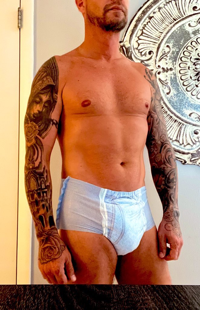 IHaze00's tweet photo. Effing love the new XXL’s!!!!!! Amazon had them to this little boy in less than a day. They fit so well and actually cover the booty 😝 https://t.co/h6pXSydBEe