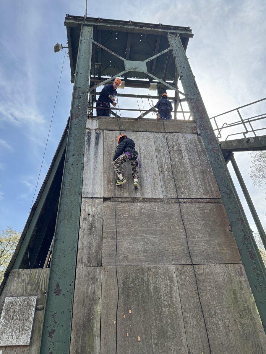 St Leonard's Primary tweet media