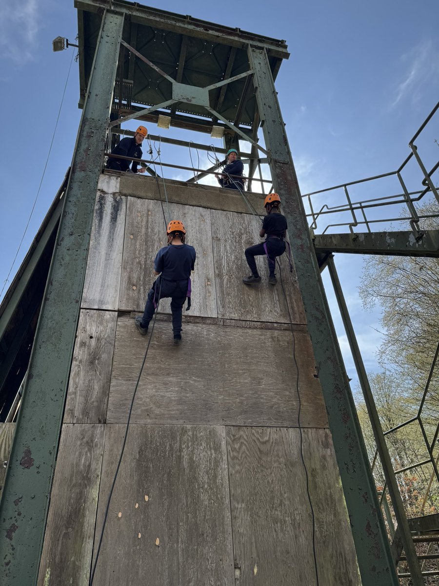 St Leonard's Primary tweet media