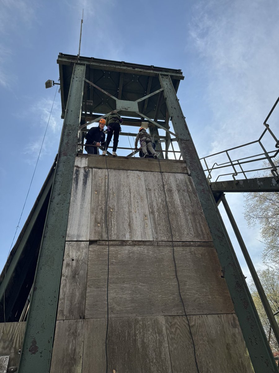 St Leonard's Primary tweet media