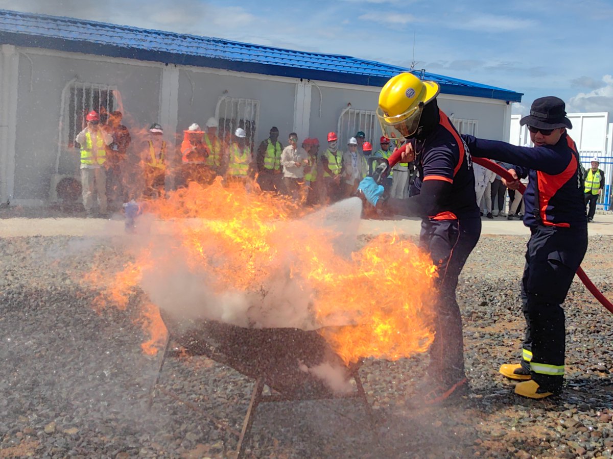 LuKeyu_CEEC's tweet photo. The moment I held the fire hose, I could feel the power and pressure——it was intense!

On April 4–5, our Terra Solar Project team participated in an emergency rescue and fire safety training, co-hosted by Energy China and the Gapan City Fire Station.

——Safety is our shared responsibility!
——Thanks to everyone who participated in this important training!

#SafetyFirst #EnergyChina #Teamwork #Philippines #SolarEnergy