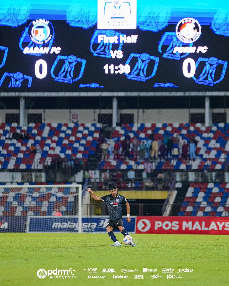 pdrmfcmy's tweet photo. 📸 l First Half Action💫
#pdrmfc #upthecops #sangsakabiru #akademipdrmfc
____________________
#redONEMobile #SuriaMalaysia #CosmicExpress #RushamEmpayar #HertzMalaysia #LottoMY
#BeONEPrepaid #TeamOPI #AmirMasdi https://t.co/HkZQCTsiwu
