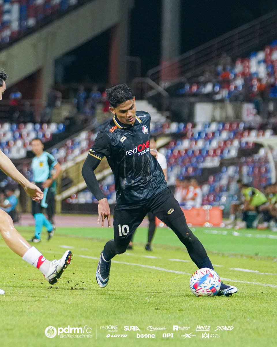 pdrmfcmy's tweet photo. 📸 l First Half Action💫
#pdrmfc #upthecops #sangsakabiru #akademipdrmfc
____________________
#redONEMobile #SuriaMalaysia #CosmicExpress #RushamEmpayar #HertzMalaysia #LottoMY
#BeONEPrepaid #TeamOPI #AmirMasdi https://t.co/HkZQCTsiwu