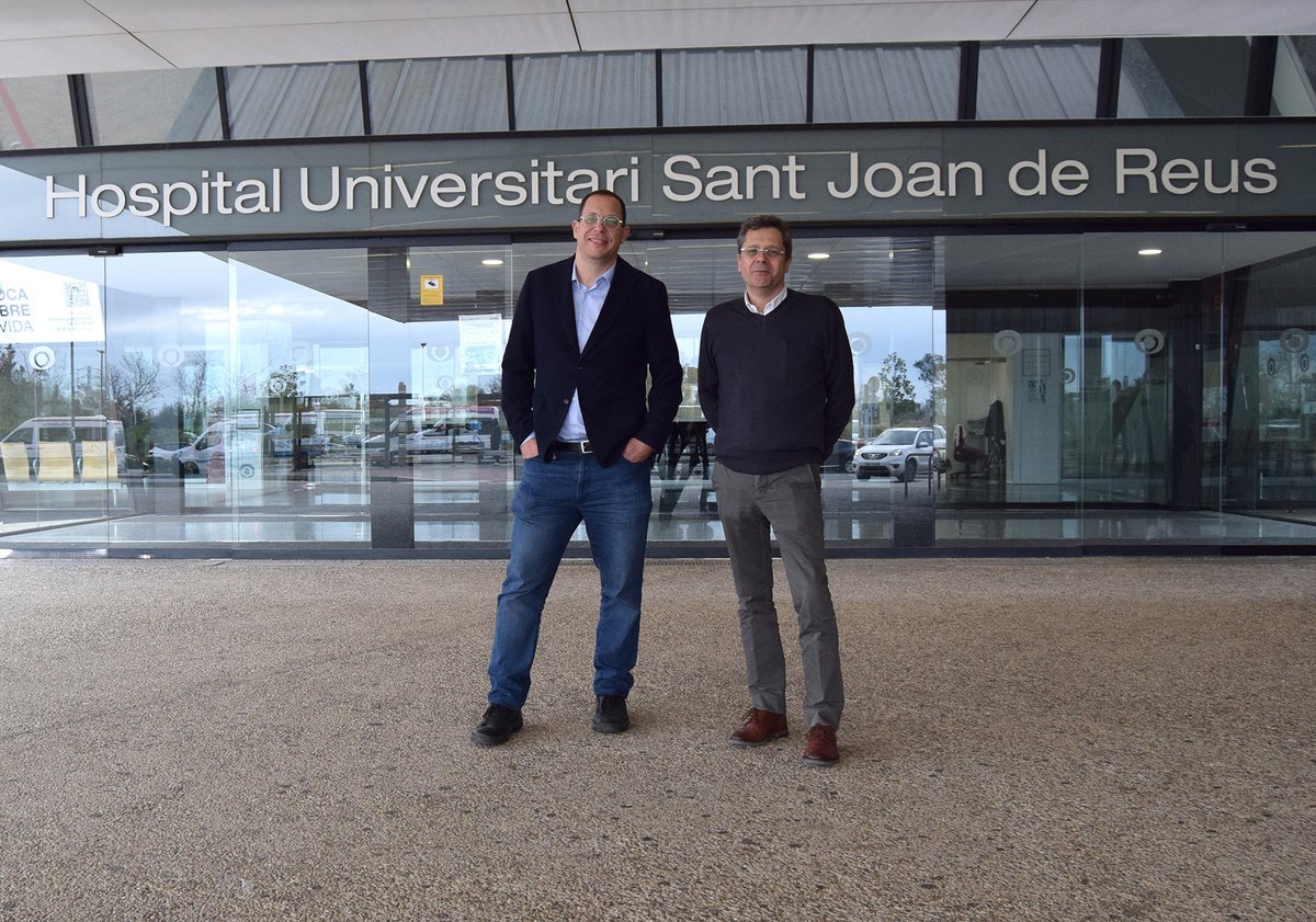 HospitalReus's tweet photo. Ni la covid ni les vacunes 💉 augmenten el risc de mort sobtada cardíaca 🫀 entre les persones que practiquen esport, segons un estudi del qual n’és autor principal el Dr. @YoucefAzeli, metge del Servei d’Urgències de l’@HospitalReus i del @semgencat.

🔗 https://t.co/M8zlPZeTSe https://t.co/3pxQOJmZMs