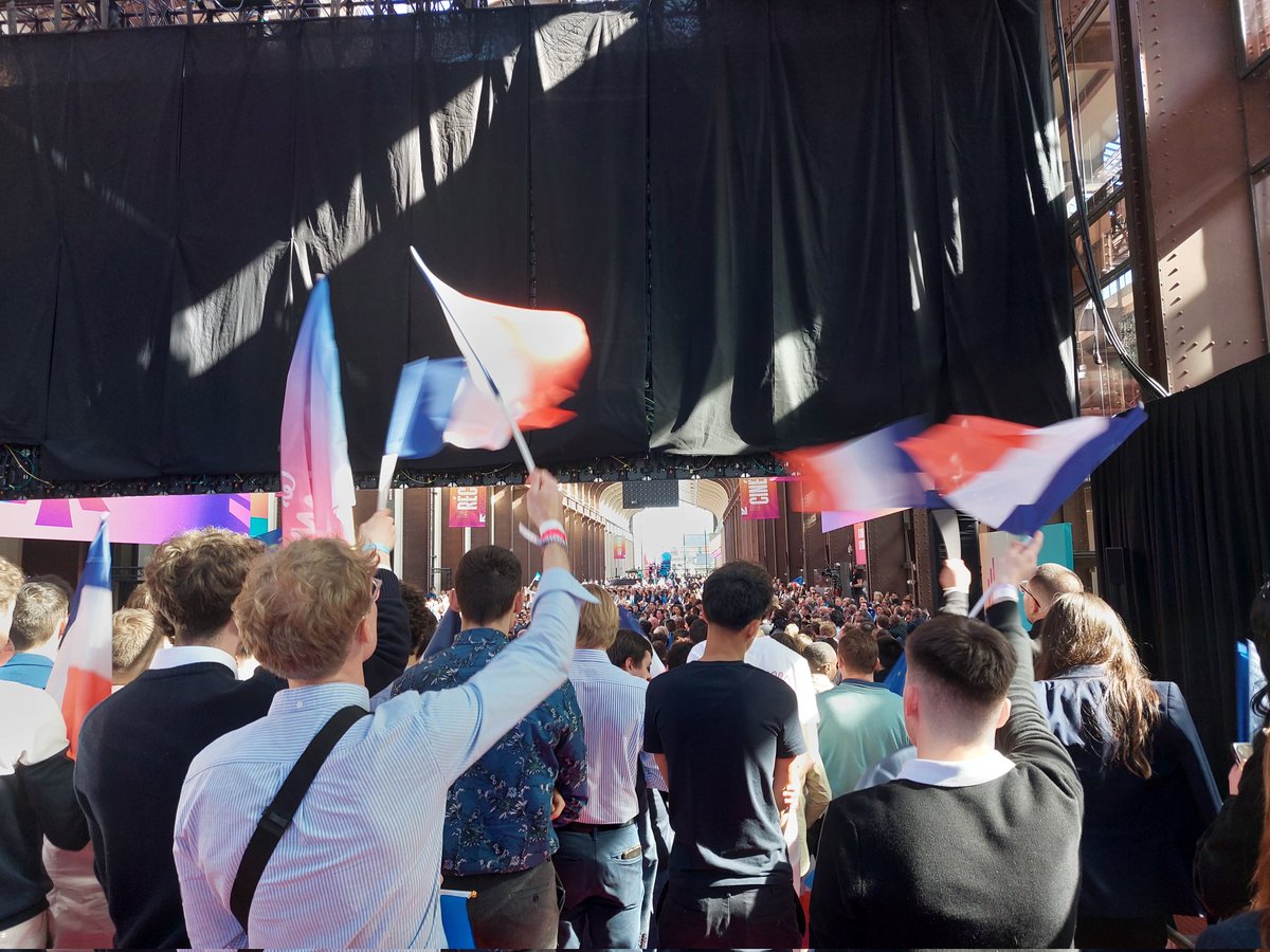 lesjem35's tweet photo. Les #JAM35 à l'événement Renaissance !
On continue tous ensemble, parce que nous sommes la France, et que rien ne résiste au peuple français ! 🇫🇷🇪🇺🤍🖤
J'adhère aux JAM
👉 https://t.co/qhZAXVfhPA https://t.co/2f1AQa1lgH