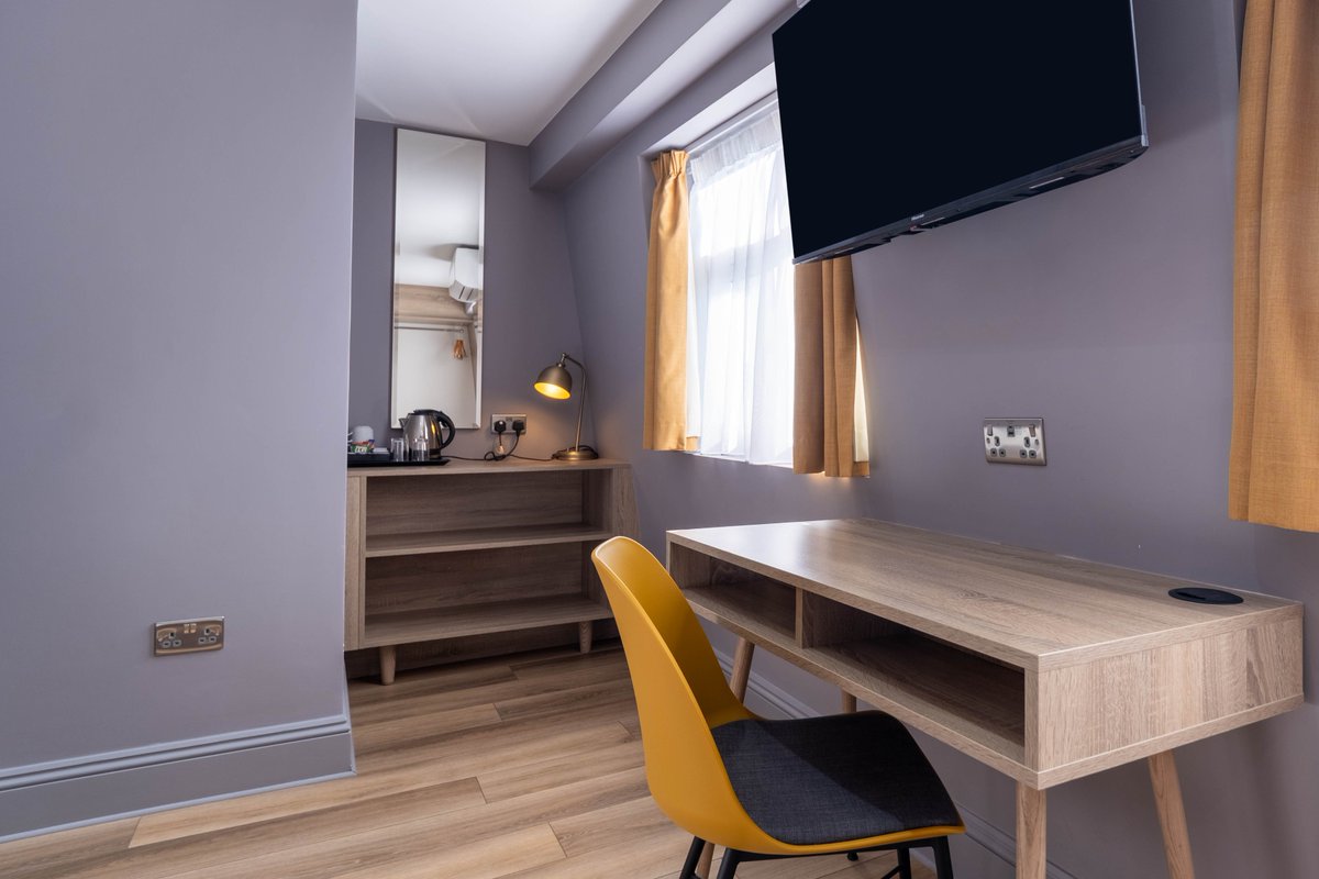 CIEdg_Rd's tweet photo. 📢Refreshed and Refined: Comfort Inn Edgware Road Unveils Room Renovations  Read more: https://t.co/nSFMgxMW0R https://t.co/4ZkdjTuJrS