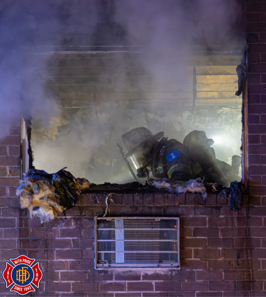 HartfordFire760's tweet photo. Our members operated last night at a #SecondAlarm fire in an apartment building on #ProspectAve in the city’s #WestEnd. Companies arrived to fire showing out a window of a top floor apartment and quickly attacked the flames. Our thoughts go out to everyone affected by this fire. https://t.co/eRawaycVgo