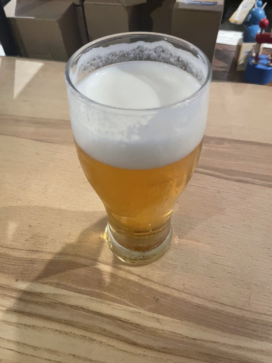 ramensaunagolf's tweet photo. 本日はさりげなくリズムスタンドで業者会に参加🍺
最近ははんなりゲスト気分です😘
#reismstand https://t.co/7hfQ4ZM6ke