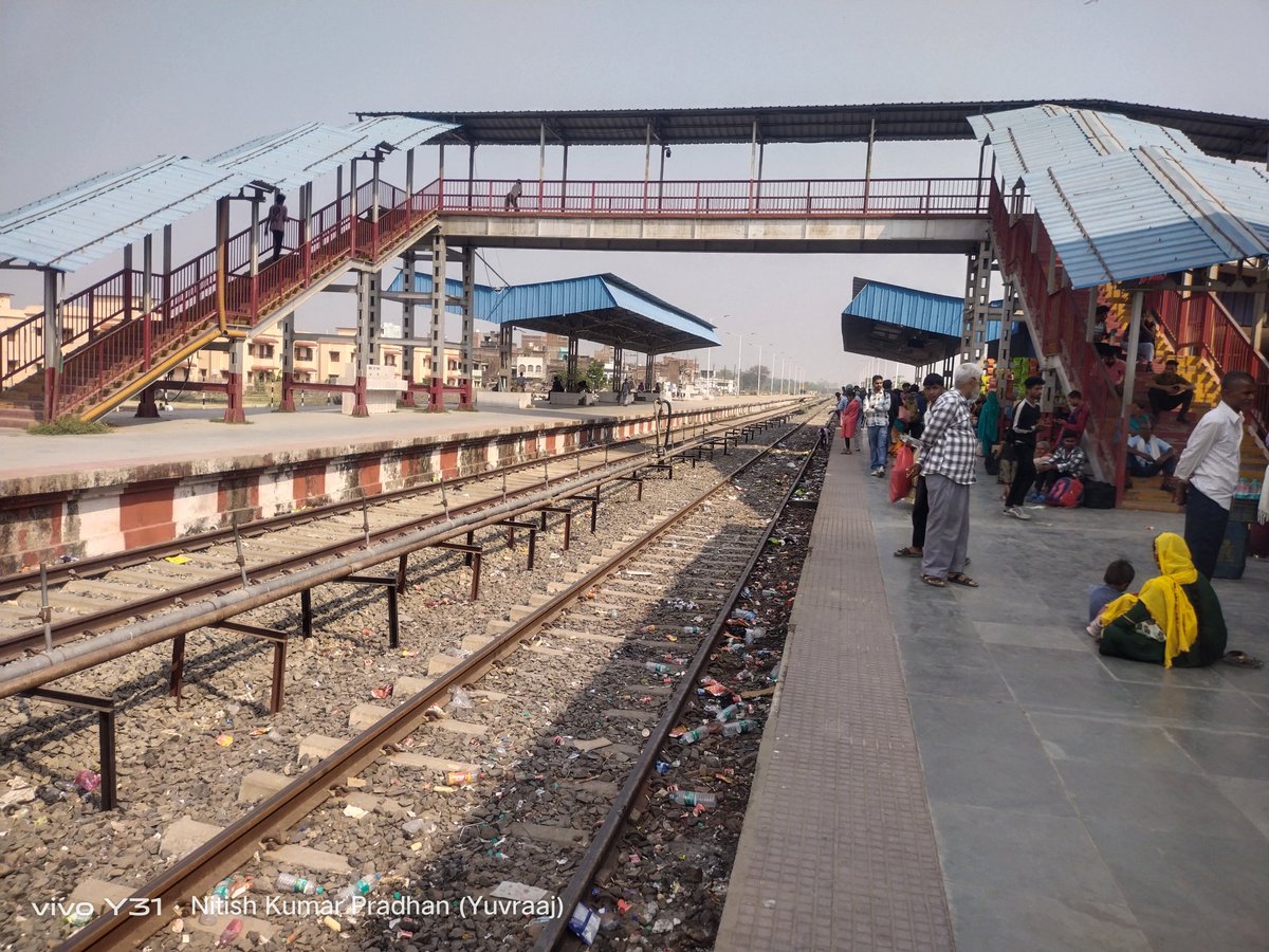 jaynagarcity's tweet photo. अंतर्राष्ट्रीय #जयनगर नेपाल स्टेशन परिसर का दृश्य देखें l 
फोटो 📷 @NitishPradhanJe जयनगर सिटी टीम एडिटर 
#NitishPradhan #Jaynagar #Jainagar #Madhubani #Bihar #Mithila #Nepal #IndoNepal #NepalRailway https://t.co/0qmPhW7Hf4