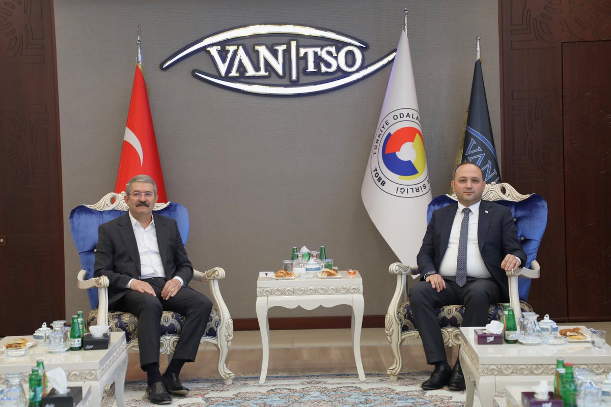Van Ticaret ve Sanayi Odası (@vantsokurumsal) on Twitter photo Odamıza nezaket ziyaretinde bulunan Van Vali Yardımcısı Sn. Lütfullah Göktaş; Yönetim Kurulumuz, Meclis Başkanımız, Akademik Danışmanımız ve Genel Sekreterimiz ile bir araya geldi.
<a href="/NecdetTakva/">Necdet Takva</a> @Turan_Avci <a href="/fevzi_celiktas/">Fevzi ÇELİKTAŞ</a> @Omeryilmaz_ <a href="/burak_gultepe/">Burak GÜLTEPE</a> <a href="/fahriborakk/">Fahri Borak</a> <a href="/GulgeldiKadir/">Kadir Gülgeldi</a> Odamıza nezaket ziyaretinde bulunan Van Vali Yardımcısı Sn. Lütfullah Göktaş; Yönetim Kurulumuz, Meclis Başkanımız, Akademik Danışmanımız ve Genel Sekreterimiz ile bir araya geldi.
<a href="/NecdetTakva/">Necdet Takva</a> @Turan_Avci <a href="/fevzi_celiktas/">Fevzi ÇELİKTAŞ</a> @Omeryilmaz_ <a href="/burak_gultepe/">Burak GÜLTEPE</a> <a href="/fahriborakk/">Fahri Borak</a> <a href="/GulgeldiKadir/">Kadir Gülgeldi</a>