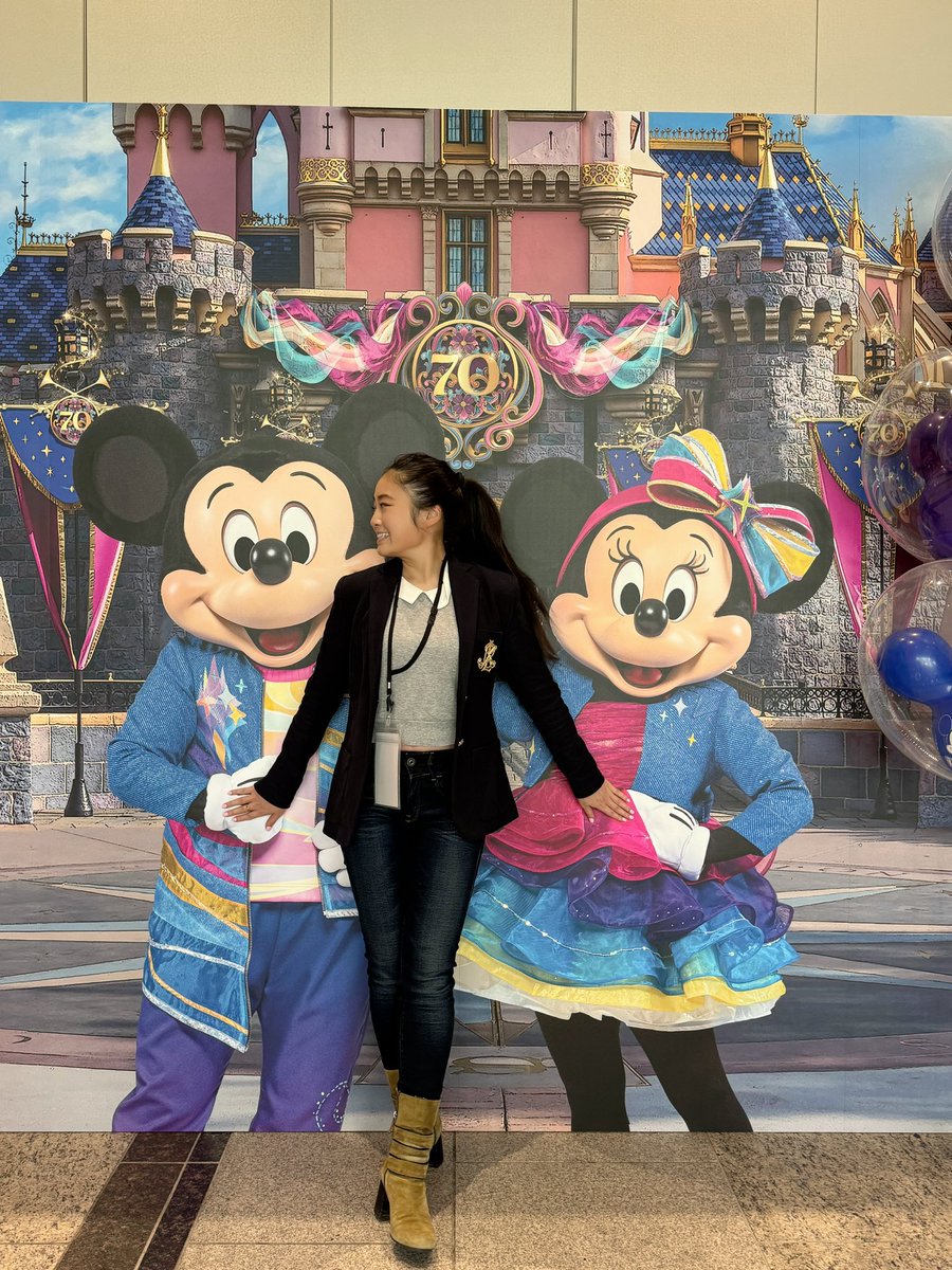crazy_miki's tweet photo. ディズニーに招待された友人Yukiさん に同行してこちらの記者会見へ♥️カリフォルニアのディズニーランドパークが今年70周年！子供の時行ったのを思い出し懐かしい気持ちになりました
#カリフォルニアディズニー　#カリフォルニアディズニー70周年　#フロリダディズニー　#アメリカディズニー https://t.co/qtz56uuBNz