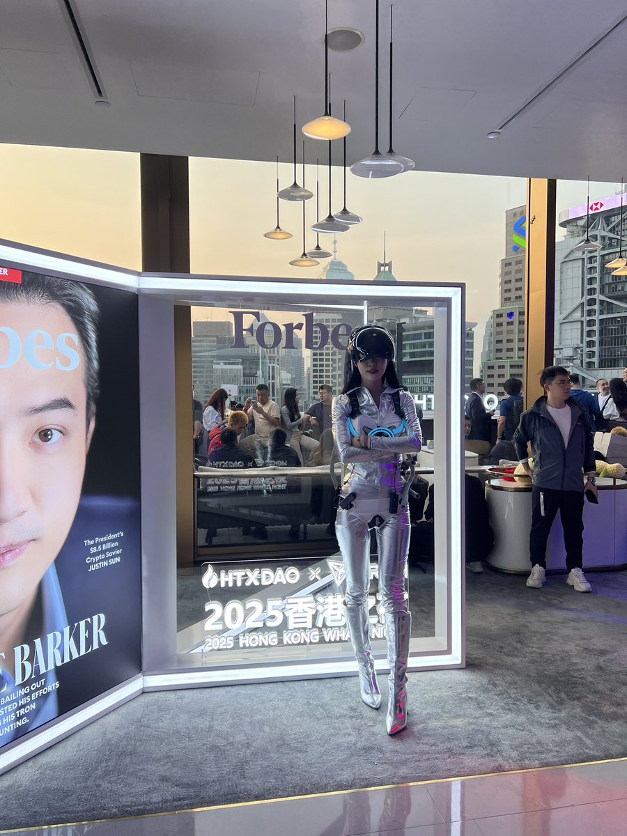 Barry_HTX's tweet photo. #HTXDAO_TRON香港之夜和Justin一起上Forbes https://t.co/bXoXjPA2NW