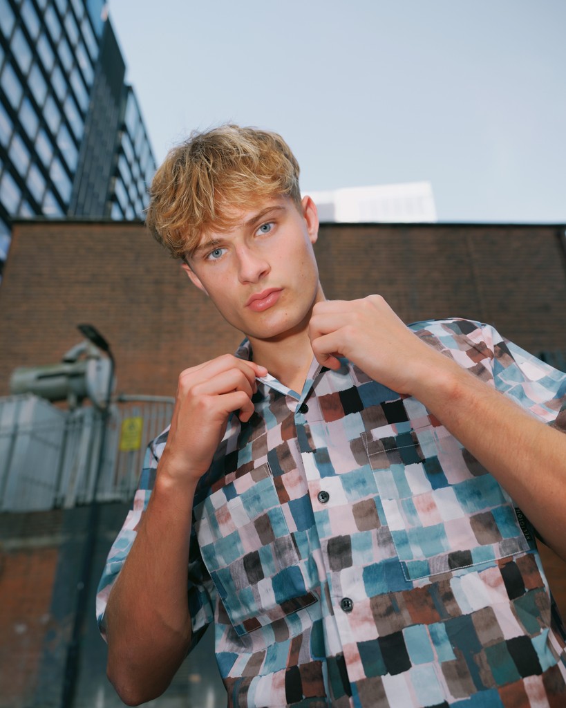 Religion_UK's tweet image. Add a pop of colour to your Summer wardrobe with the Gallery Shirt &amp;amp; Short Set. Mix and match or wear as a pair⁠
Gallery Shirt - rlgn.shop/uifUm
Gallery Short - rlgn.shop/uifUl
.⁠
#coord #twopiece #alloverprint #printedset #ibiza #ootd #mensstyle