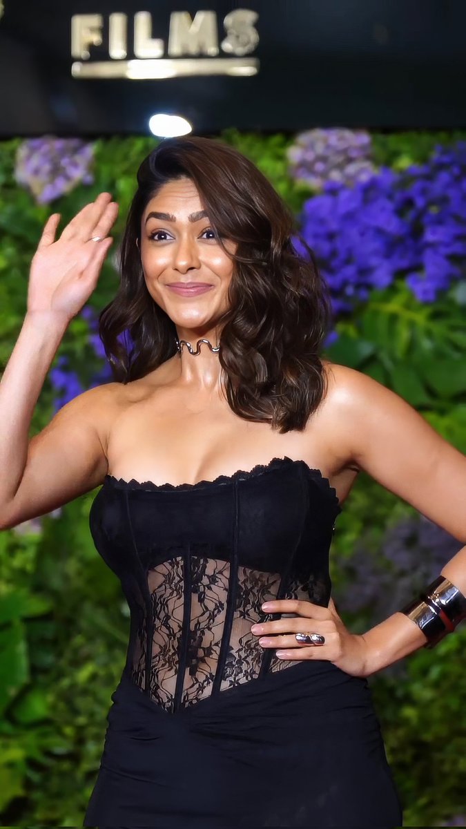 actresswall's tweet photo. Black &amp; white 
#MrunalThakur #DishaPatani #DeepikaPadukone #TamannaahBhatia #TaraSutaria #RashmikaMandanna #ShraddhaKapoor #KiaraAdvani #PoojaHegde #KeerthySuresh #KritiSanon #JanhviKapoor #KajalAggarwal #MalavikaMohanan #AditiMistry #AnushkaShetty #BhumiPednekar #KaavyaArivuman https://t.co/owfTyTVPax