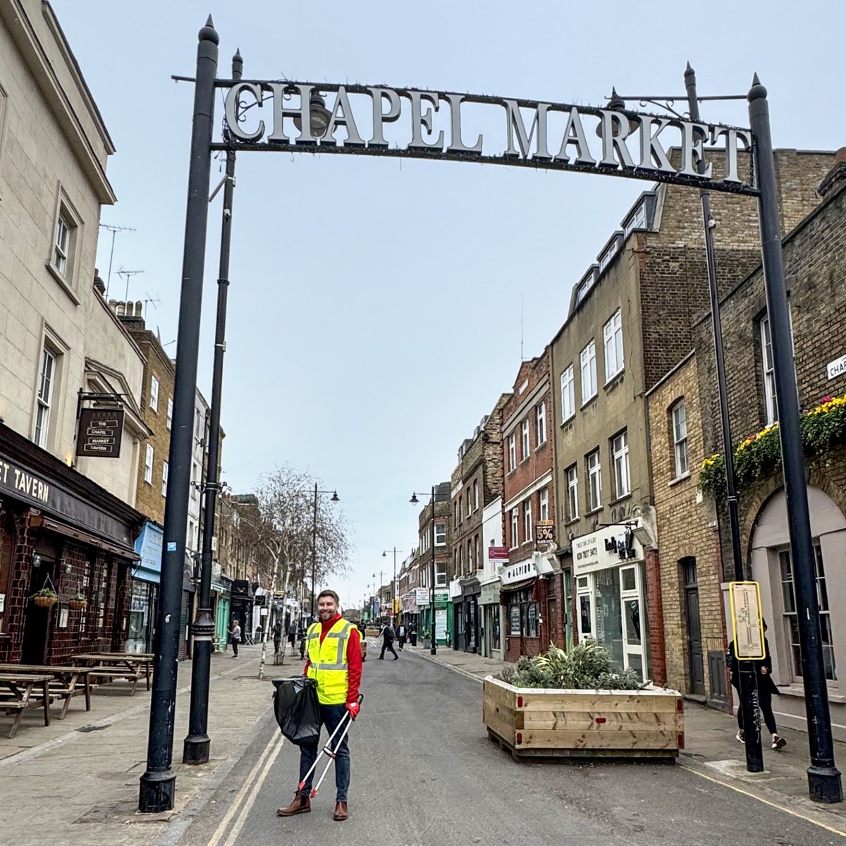 MarlboroughHwys's tweet image. As the Great British Spring Clean draws to a close, we’re reflecting on our recent Chapel Market tidy up – a site we helped improve last year ✅

It was great to help keep the space clean, making it more welcoming to residents of @IslingtonBC.

#GreatBritishSpringClean #Islington