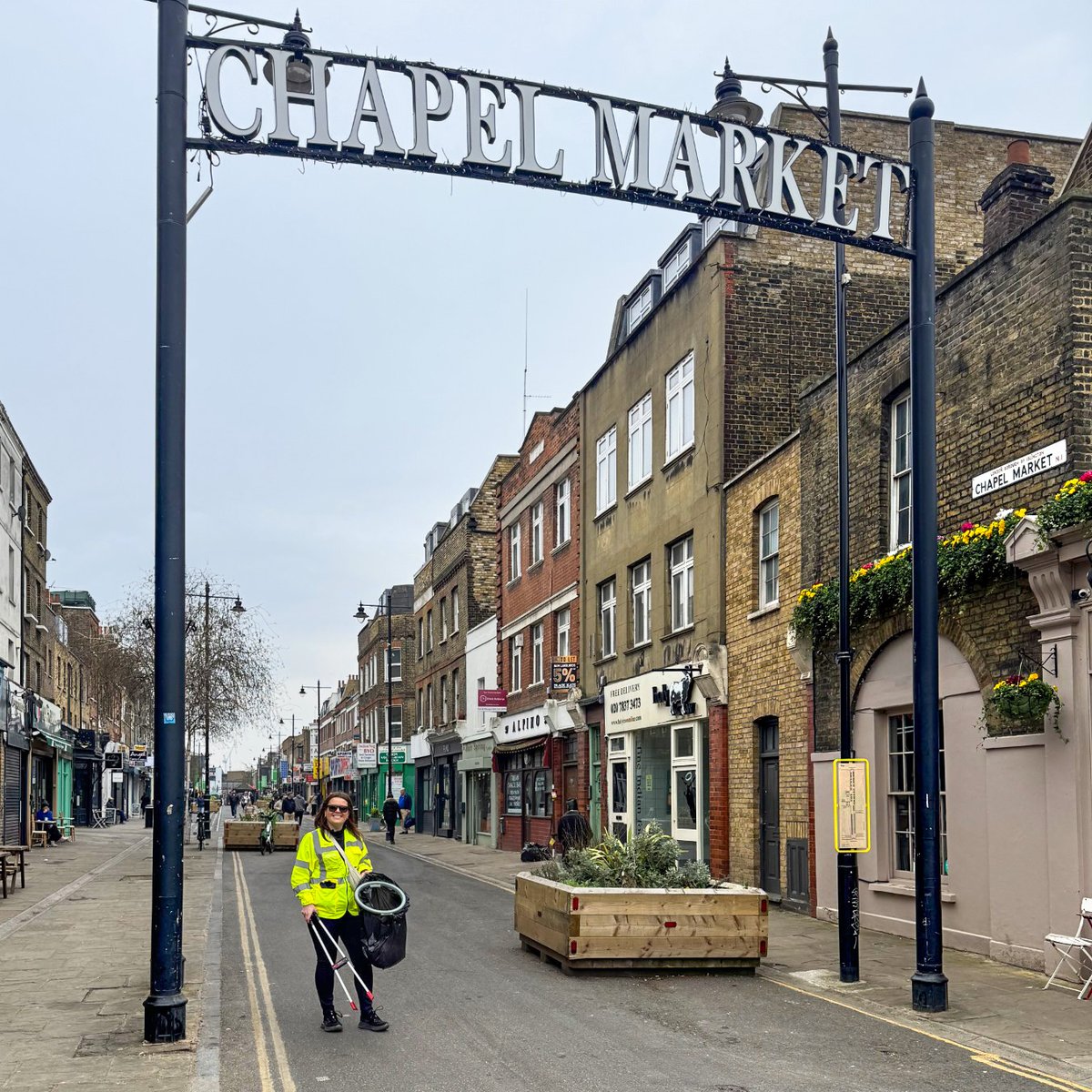 MarlboroughHwys's tweet image. As the Great British Spring Clean draws to a close, we’re reflecting on our recent Chapel Market tidy up – a site we helped improve last year ✅

It was great to help keep the space clean, making it more welcoming to residents of @IslingtonBC.

#GreatBritishSpringClean #Islington