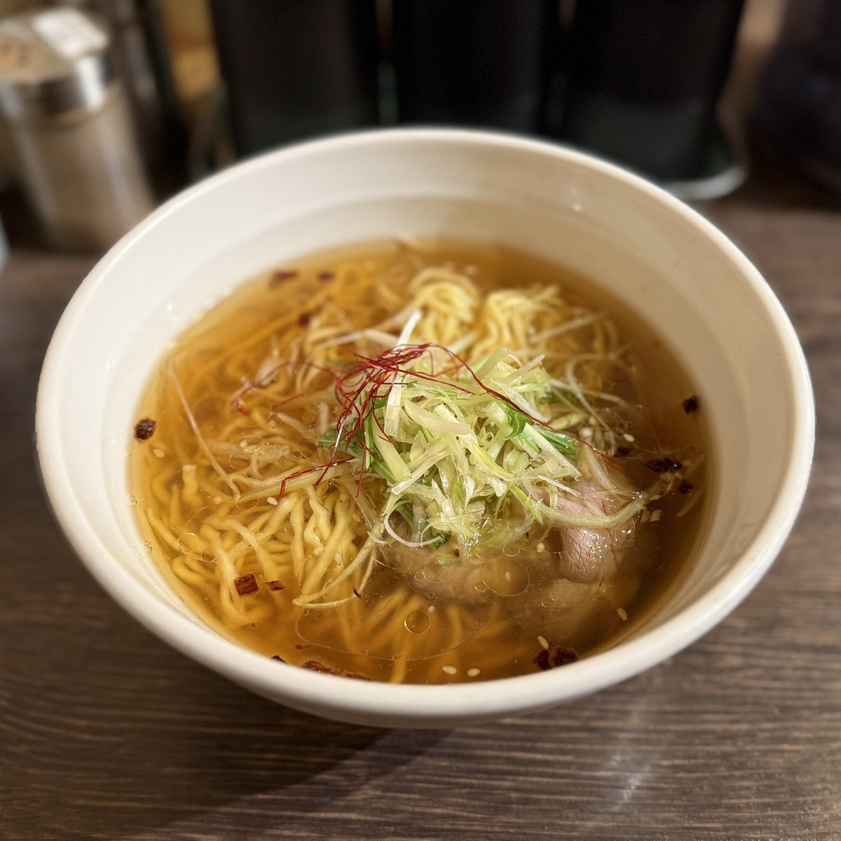 tak_ike's tweet photo. 琥珀醤油ラーメン＆台湾まぜそば、美味しかった〜🍜
5周年おめでとうございます㊗️
#天雷軒麹町店
#天雷軒 https://t.co/YoaSf8zIhy