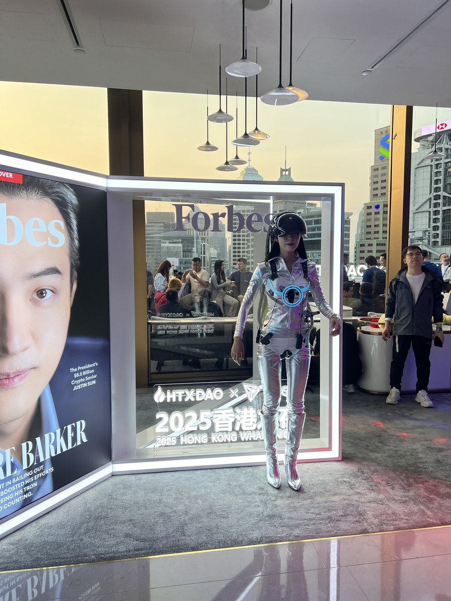Barry_HTX's tweet photo. #HTXDAO_TRON香港之夜和Justin一起上Forbes https://t.co/lGLRFOyEO7