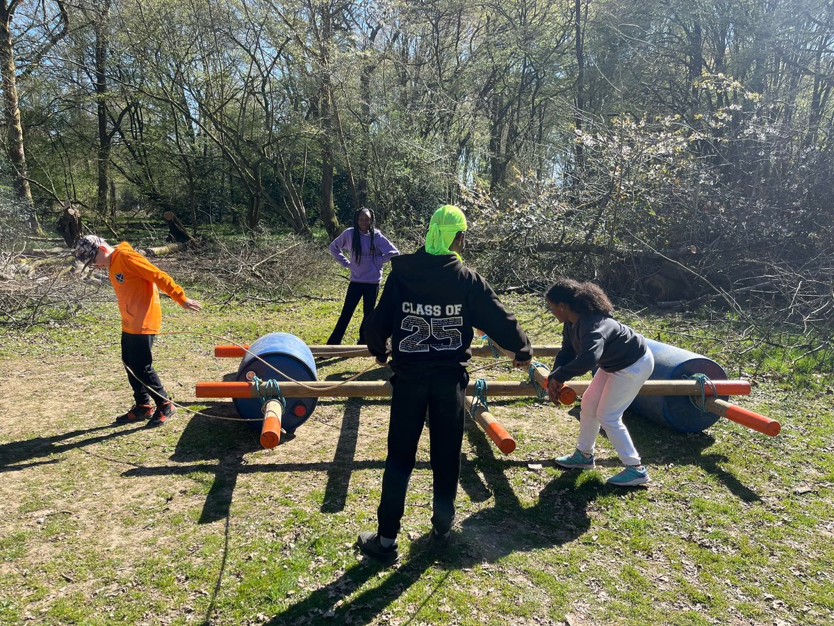 St Leonard's Primary tweet media