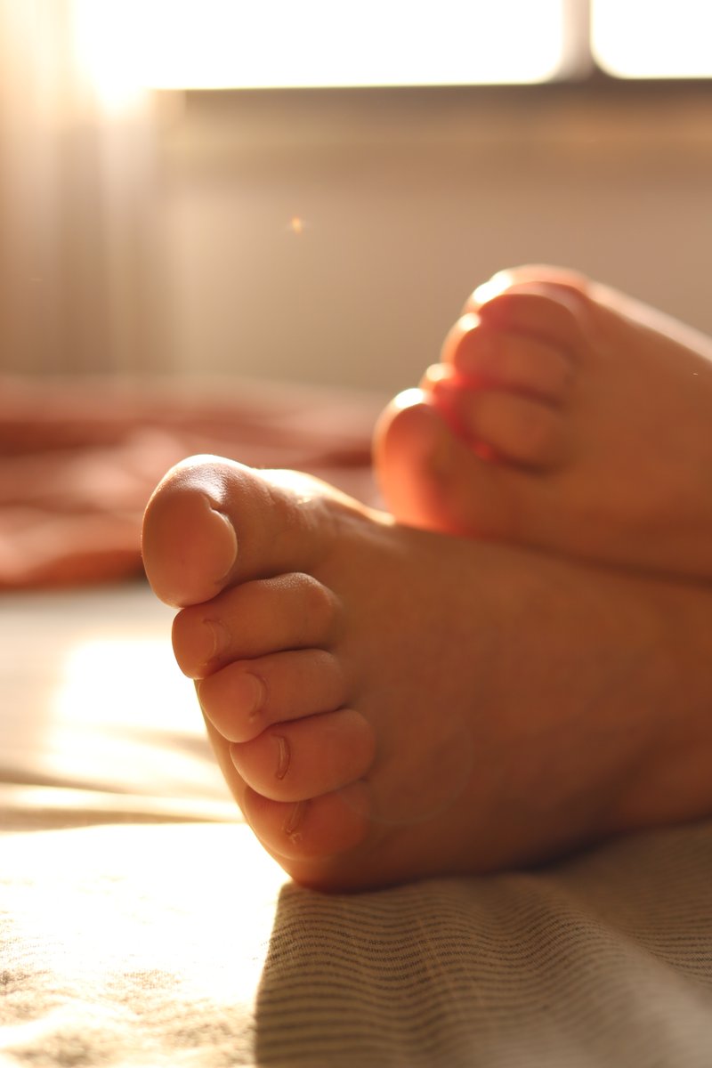 Latin_Feet_'s tweet photo. New on OnlyFans 👣✨
Natural feet, Latin charm, soft light, real details.
Featuring the cutest mole on my third toe 😍
[💫 https://t.co/vj8N5C1lg1]
#FeetLovers #FootModel #LatinaFeet #NaturalBeauty #OnlyFans https://t.co/BfBlNR3UPH