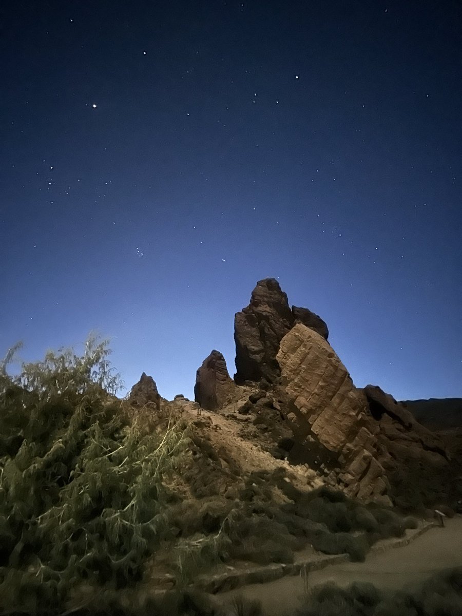 eric_rulinmusic's tweet image. A special night up Mt Teide last night 🤩