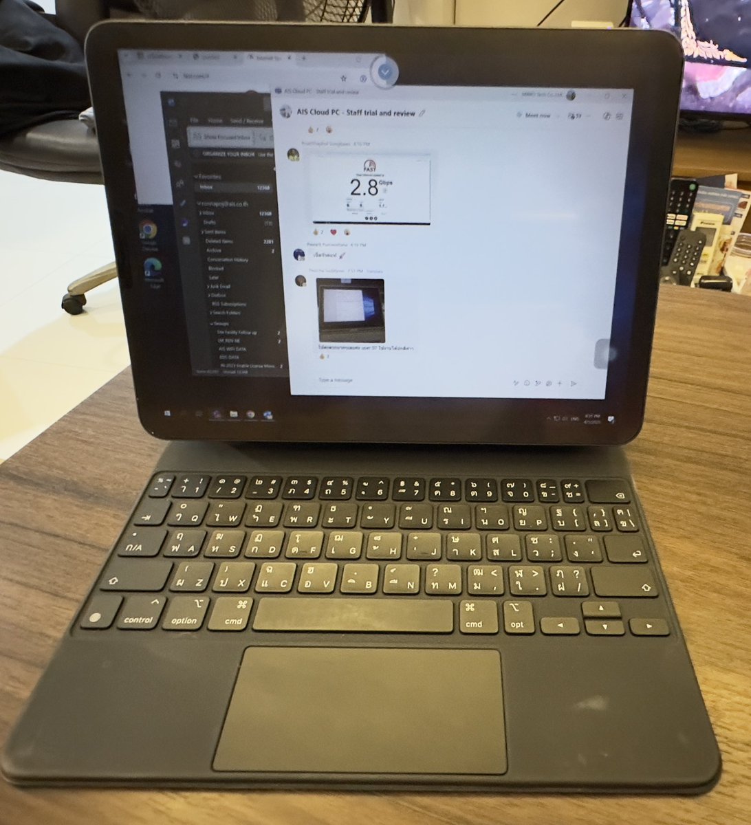 momo7964's tweet photo. ￼ สงกรานต์ เดินทางไปเที่ยว กลับบ้าน กับ AIS Cloud PC มีแค่ iPad ใช้ keyboard เสริม มีเน็ตแรงๆ ทำงานง่ายๆ ได้ทุกที่ ไม่ต้องพก Notebook หนักเลยครับ #AISCloudPC https://t.co/UNl9DXAlhR
