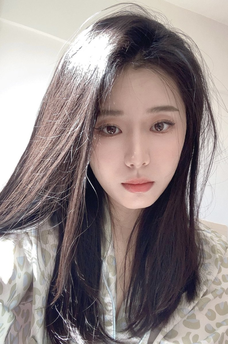 Lisha862's tweet photo. 我一般下午出现，不然你早晚会爱上我。 https://t.co/EvzQaMIdlR