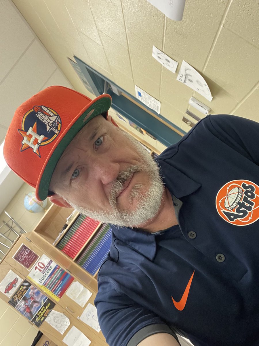 Sports Team Gear Day! Go STROS!
#TeamLane #SkyhawkPride