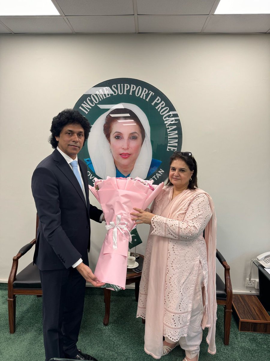 bisp_pakistan's tweet photo. چیئرپرسن بینظیر انکم سپورٹ پروگرام،سینیٹر روبینہ خالد سے چیئرمین ریڈ کریسنٹ سوسائٹی،خیبرپختونخواہ کی بی آئی ایس پی ہیڈکوارٹرز میں ملاقات۔ملاقات میں باہمی دلچسپی کے امور پر تبادلہ خیال ہوا.
#ChairpersonBISP #Meeting #Chairman #RedCrescentSociety #KPK #BISPHQ https://t.co/Xk18tcjlN9