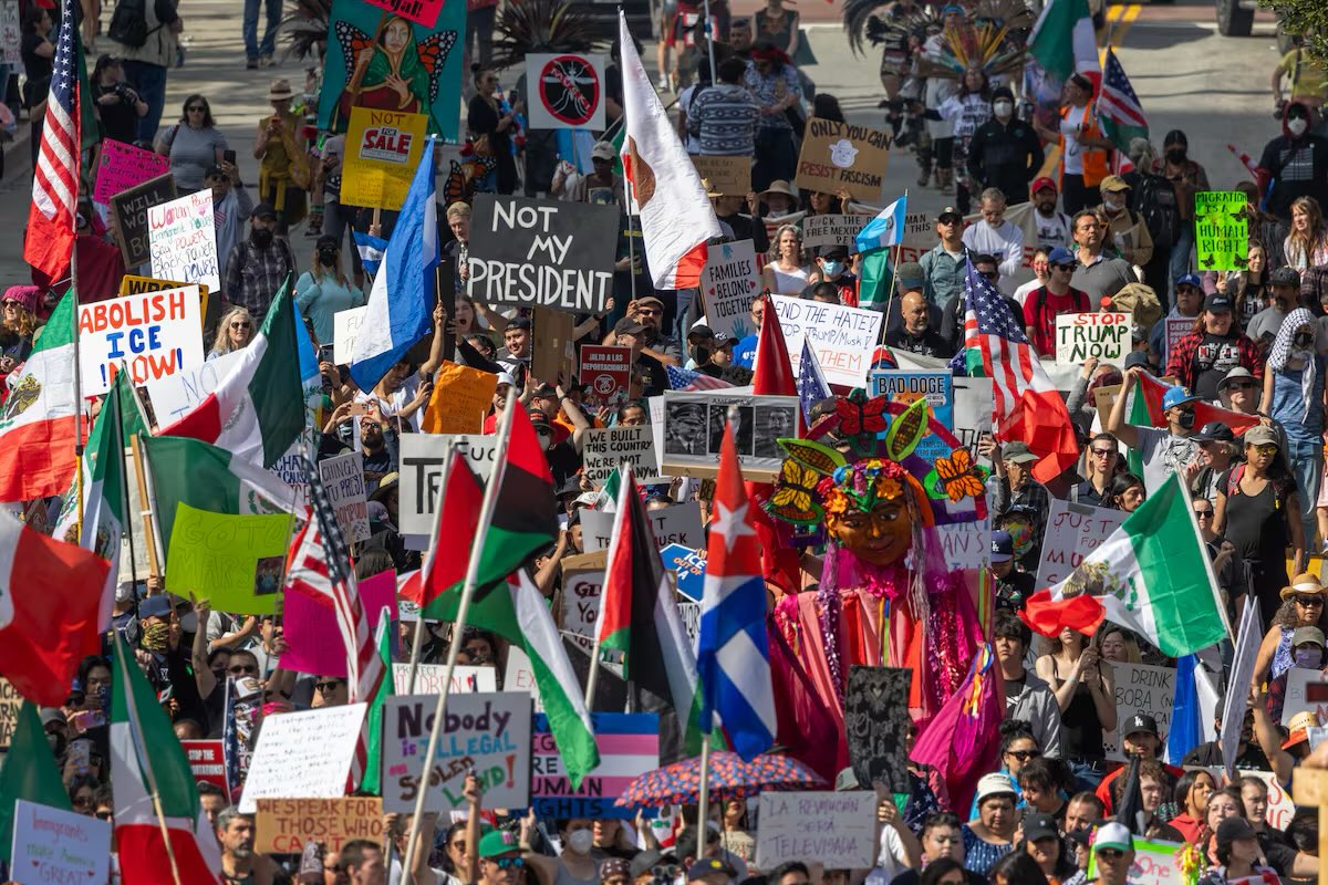 #Opinión| 1/10 La era 2.0 de Trump: el escenario perfecto para impulsar a América Latina y el Caribe en un nuevo orden mundial
Por <a href="/CamiQasi/">Camila Cuasialpud T.</a> 
Directora de Corporación Escenarios

Lee la columna completa aquí: elpais.com/america-colomb…
Abro hilo 👇🏼