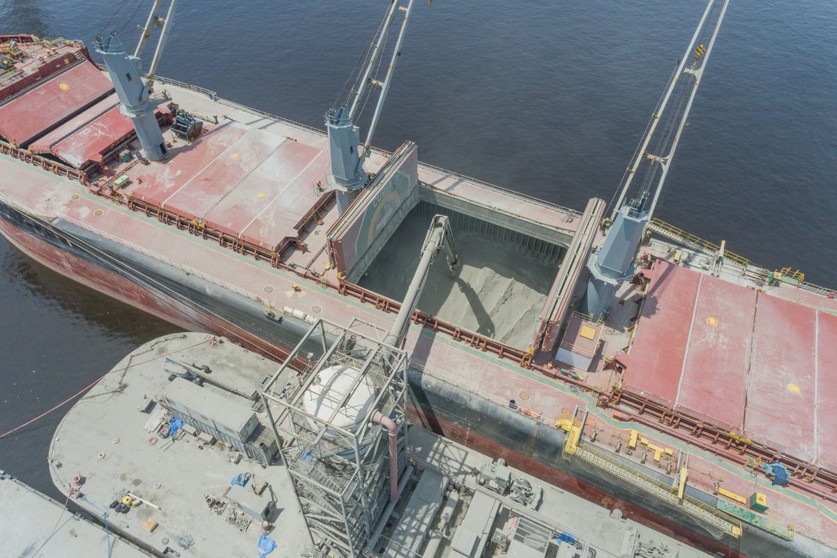 TitanAmerica's tweet photo. Titan Virginia Ready-Mix and Roanoke Cement Company win Concrete Innovations Award for their design and paving project at 'Norfapeake' marine terminal, providing 20% more carbon reduction.  @NRMCA Read full press release here: https://t.co/9zVPdh5ATN https://t.co/NezlgFC79C