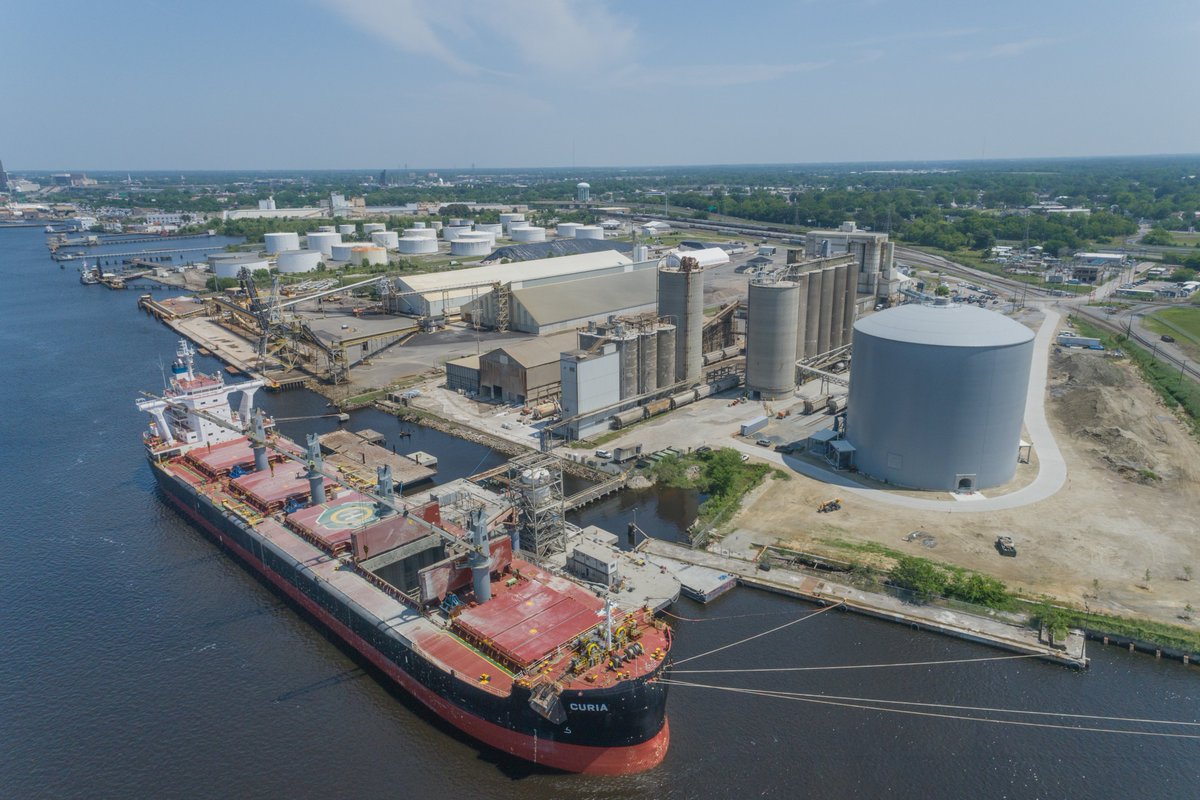 TitanAmerica's tweet photo. Titan Virginia Ready-Mix and Roanoke Cement Company win Concrete Innovations Award for their design and paving project at 'Norfapeake' marine terminal, providing 20% more carbon reduction.  @NRMCA Read full press release here: https://t.co/9zVPdh5ATN https://t.co/NezlgFC79C