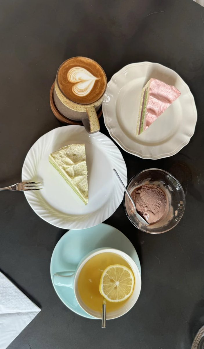 Enjoy this little life and embrace the simple pleasures of life. ☕️✨ Break time with my good friend.🥰🫶
