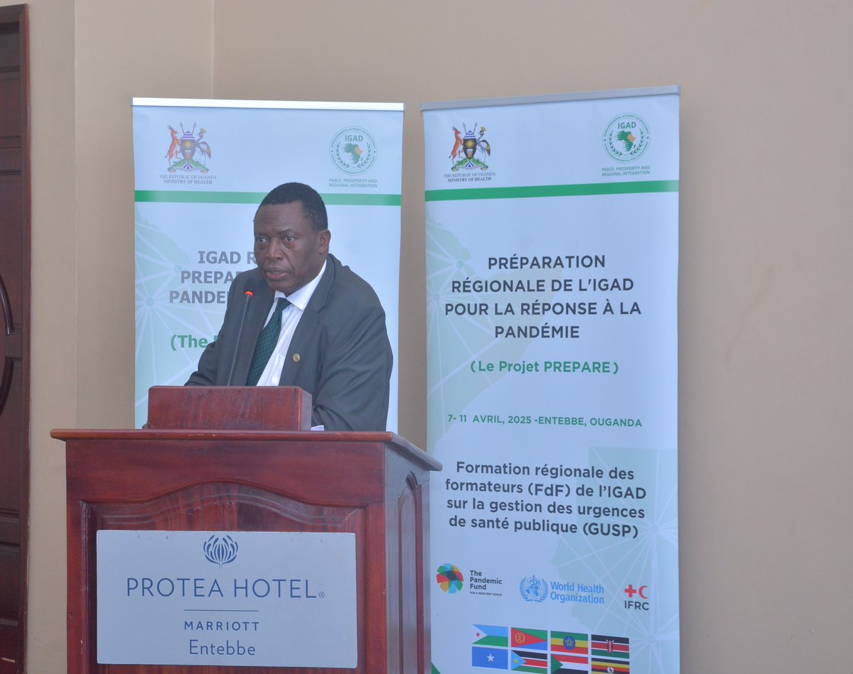 IGADHealthS's tweet photo. #IGADHealth

⚕️The @IGADsecretariat's Regional Training of Trainers on Public Emergency Health Emergency Management (PHEM) is ongoing in Entebbe, Uganda. 

🥼The training aims at equipping technical One Health experts with skills and knowledge required to keep zoonotic diseases under control, to protect and save lives and livelihoods.

Representing the Executive Secretary @DrWorkneh, the IGAD Head of Mission to Uganda, Ms. @BigirwaJoselyn emphasized the need for building technical capacity of One Health experts to prepare, detect early and rapidly respond to zoonotic diseases and other public health emergencies particularly at the cross-border areas and Point of Entries within the IGAD region.

Stakeholders re-echoed the need for regional collaboration, coordinated action, information sharing and sensitization among others for enhanced global health security.

#PandemicPrepareness #PandemicResponse
