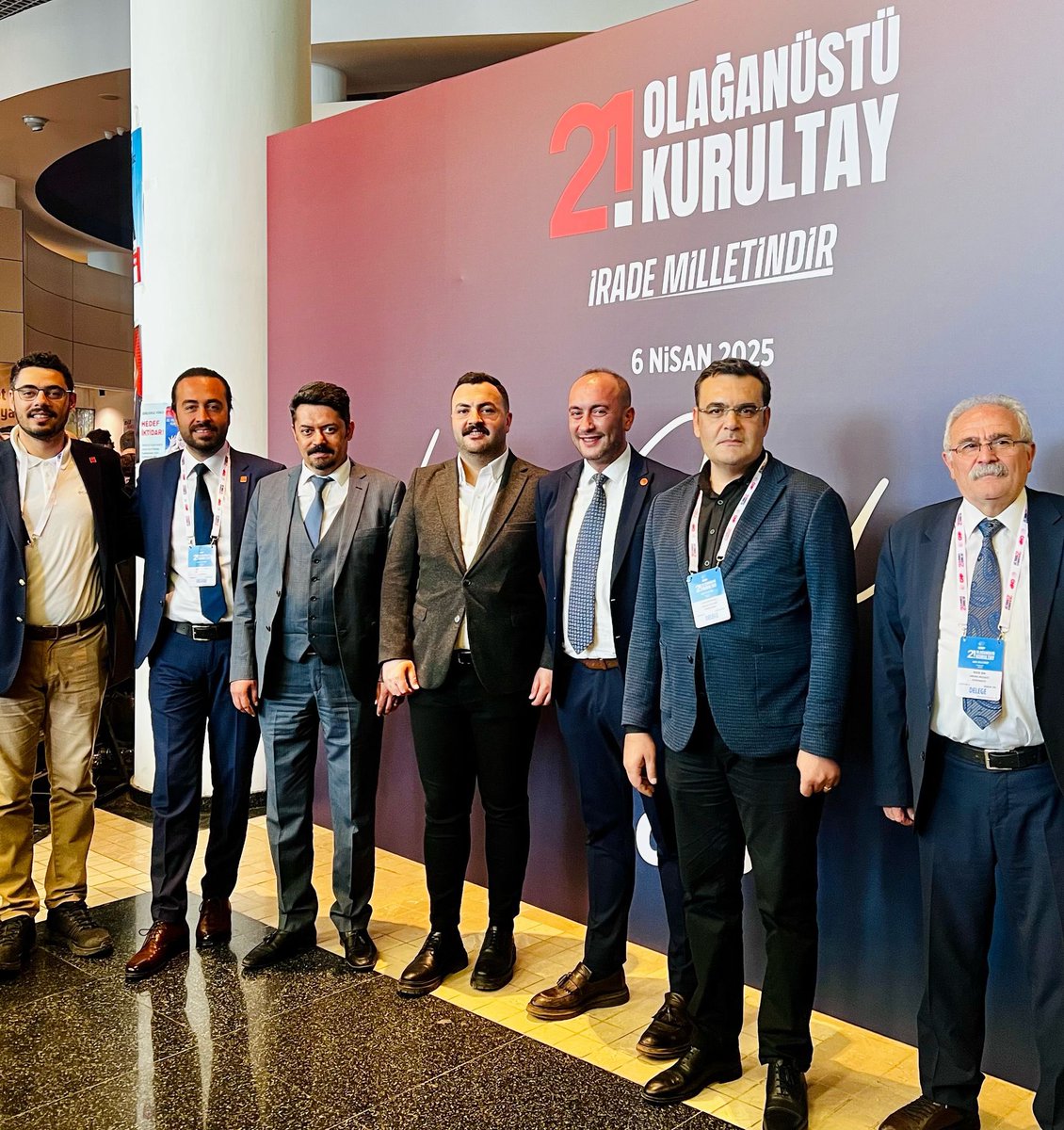 Partimizin 21. Olağanüstü Kurultayı’nda kullanılan oyların tamamıyla yeniden seçilen Genel Başkanımız Sayın Özgür Özel’i, Parti Meclisi'mizi ve Yüksek Disiplin Kurulu'muzu kutluyorum.

Kurtuluş yok tek başına ya hep beraber, ya hiçbirimiz!